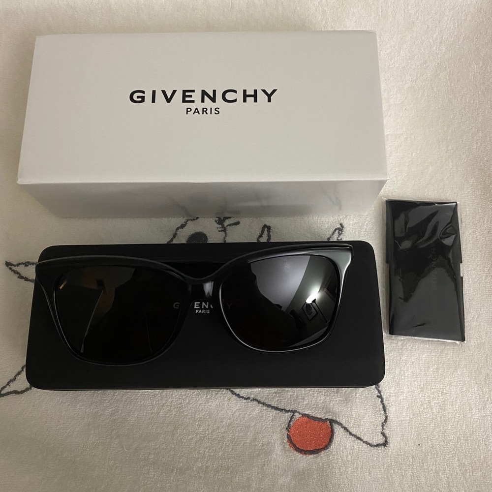 New Authentic Givenchy 55mm Square Sunglasses - image 2